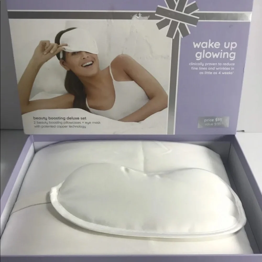 ME Glow Beauty Boosting Deluxe Set EYE MASK & 2 Standard Pillowcases,